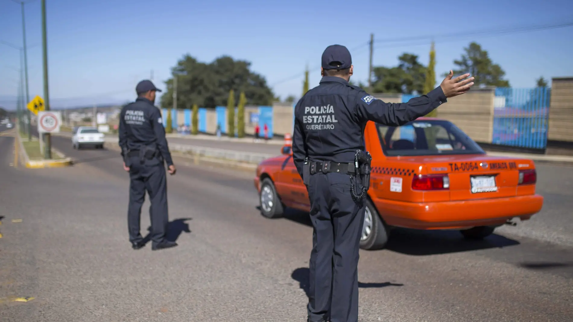 Taxistas piden condiciones más seguras para ejercer su trabajo en Amealco.